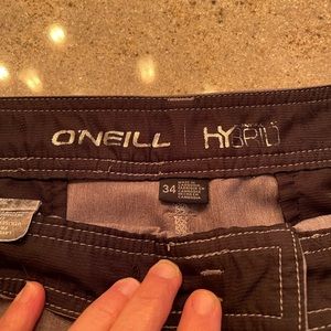 O’Neill Hybrid size 34.  Like new condition.  Gray